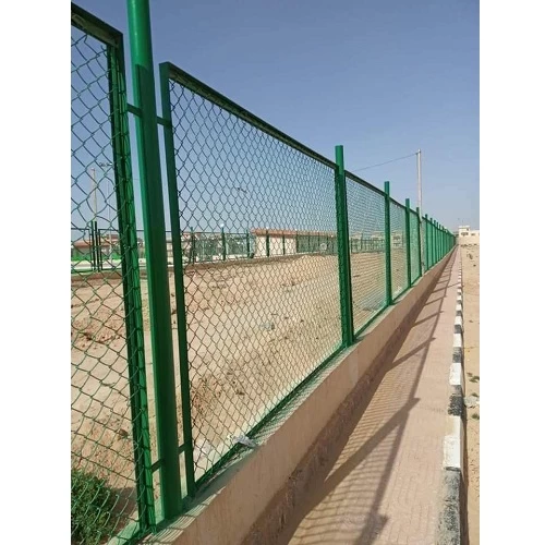 شبك تسوير حديد    مقاس 3×15 متر سماكة 3.5 مم حجم الفتحة 50×50 مم