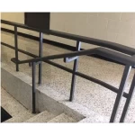 درابزين  حديد  مستطيل للتثبيت علي منحدر مقبض 1.25 انش ارتفاع 90 سم